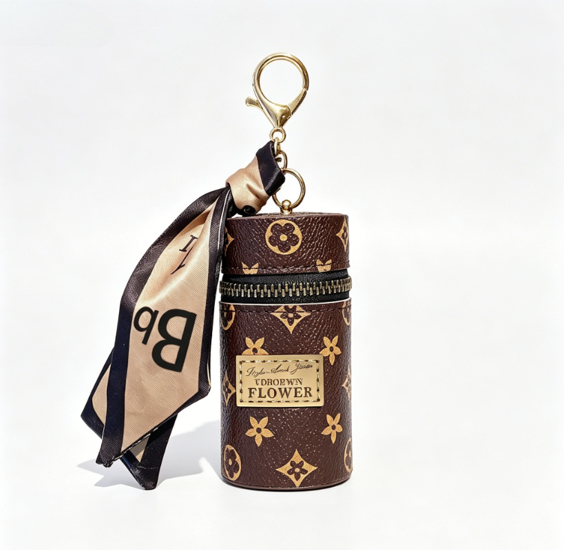 Vintage Brown Monogram Print C - Monogram Keychain Leather avaliação e preço