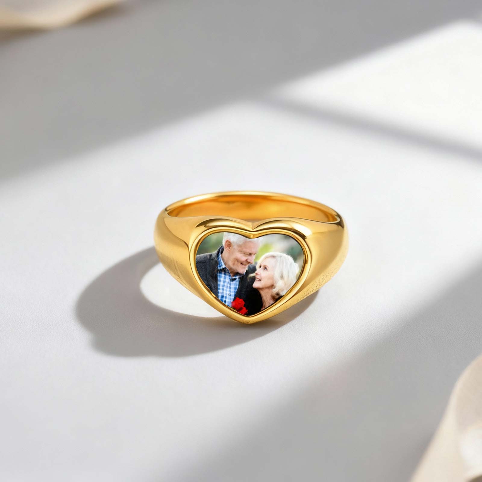 Custom Photo Signet Ring for W - Initial Ring Custom avaliação e preço